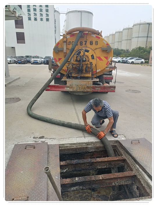 岗巴隔油池清掏