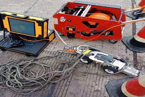 岗巴CCTV管道检测机器人